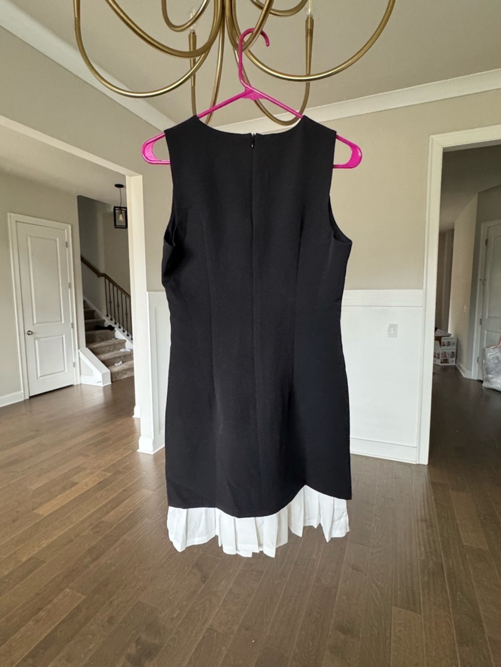 Commense Black Sleeveless Mini Dress with White Pleated Hem - Picture 5 of 5